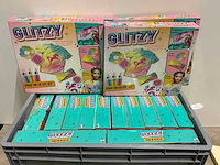 Glitzy spray on tie dye kit (16x) - afbeelding 1 van  3