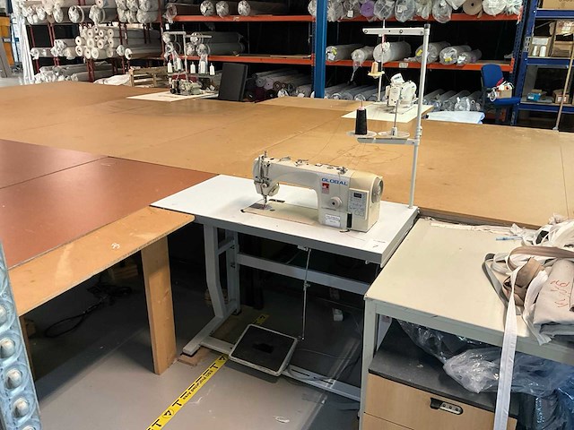 Global 3900 aut naaimachine - afbeelding 1 van  9