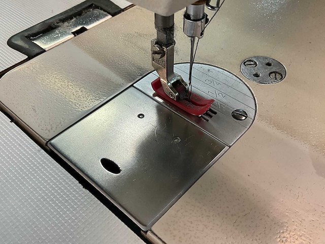 Global 3900 aut naaimachine - afbeelding 6 van  9