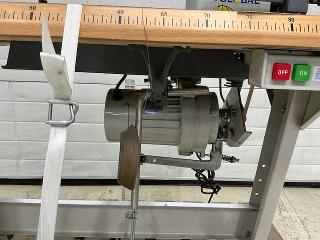 Global naaimachine - afbeelding 3 van  5