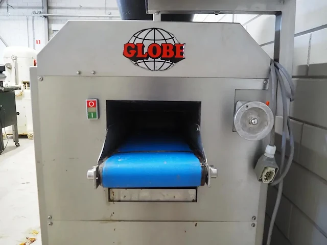 Globe international - afbeelding 8 van  11