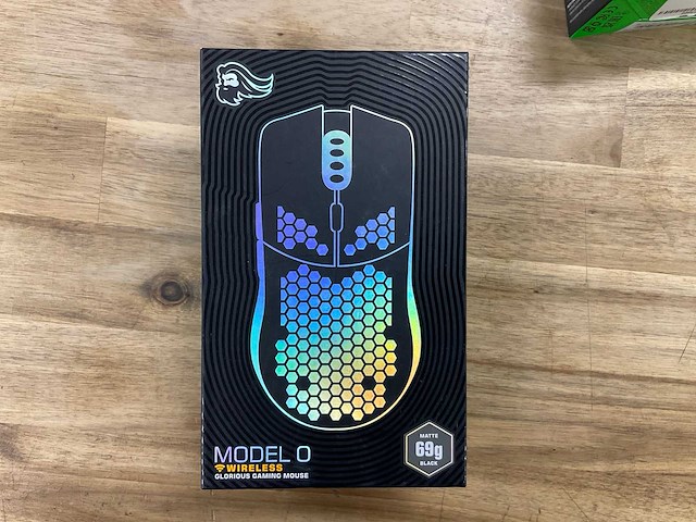 Glorious model o gamingmouse - afbeelding 1 van  2