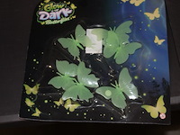 Glow in the dark muursetje vlinder en dino mix gelerd 2 stuks in b13 - afbeelding 5 van  5