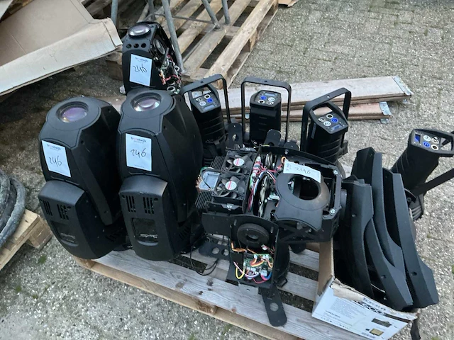 Glp spot one moving head (4x) - afbeelding 1 van  2