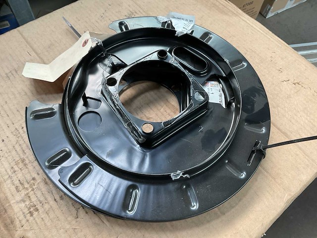 Gm brake dust shield (2x) - afbeelding 1 van  4