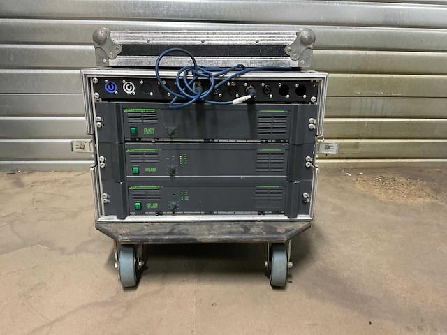 G+m elektronic bo-250 versterker met flightcase (3x) - afbeelding 1 van  7