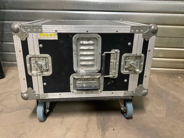 G+m elektronic bo-250 versterker met flightcase (3x) - afbeelding 6 van  7