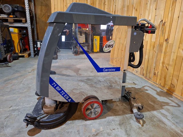 Gmbh - 71 bf 72 esa - zelfrijdende veegmachine - afbeelding 3 van  6