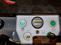 Gmbh - 71 bf 72 esa - zelfrijdende veegmachine - afbeelding 4 van  6