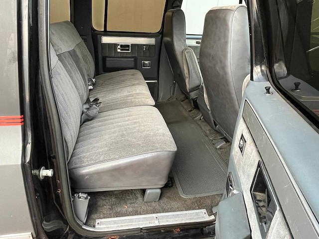 Gmc - 1987 - suburban sierra classic 2500 2wd - personenauto - afbeelding 9 van  14