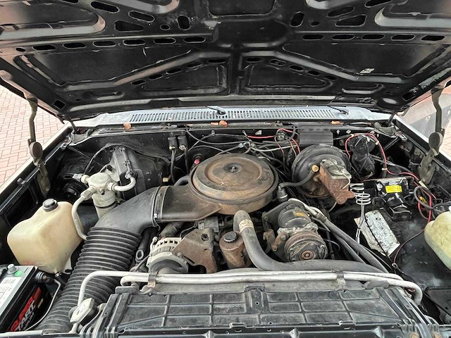 Gmc - 1987 - suburban sierra classic 2500 2wd - personenauto - afbeelding 10 van  14