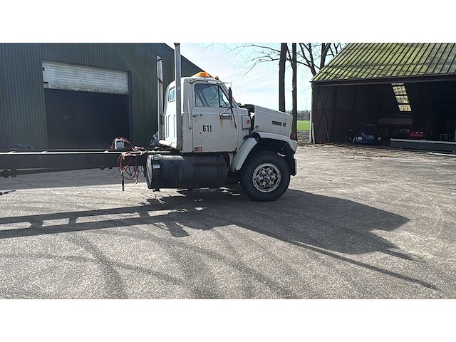 Gmc - brigadier 2takt diesel - vrachtwagen - afbeelding 2 van  11