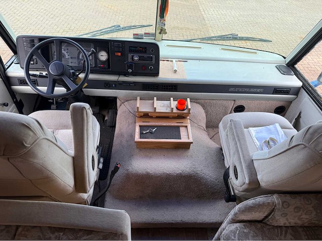 G.m.c. - winnebago - automaat - suncruiser - v8 - camper- 1996 - afbeelding 13 van  67