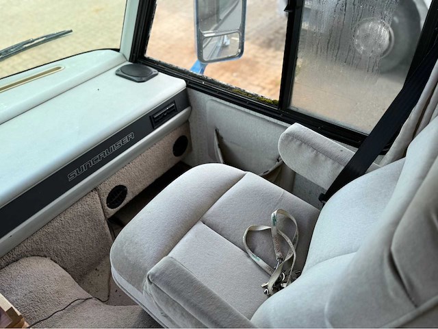 G.m.c. - winnebago - automaat - suncruiser - v8 - camper- 1996 - afbeelding 14 van  67