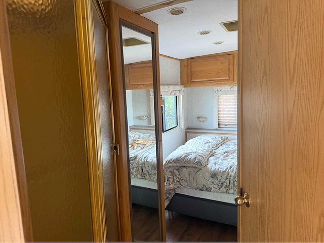 G.m.c. - winnebago - automaat - suncruiser - v8 - camper- 1996 - afbeelding 30 van  67