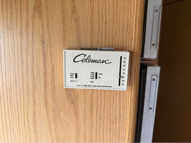 G.m.c. - winnebago - winnwbago icg29rq - camper- 1996 - afbeelding 18 van  56