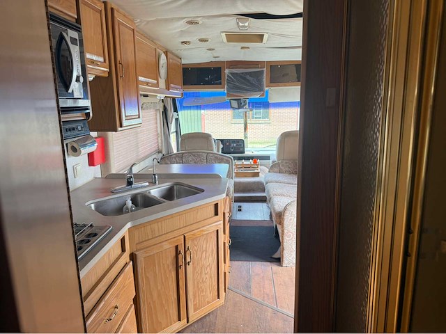 G.m.c. - winnebago - winnwbago icg29rq - camper- 1996 - afbeelding 32 van  56