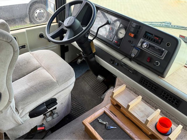 G.m.c. - winnebago - winnwbago icg29rq - camper- 1996 - afbeelding 7 van  28