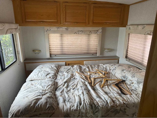 G.m.c. - winnebago - winnwbago icg29rq - camper- 1996 - afbeelding 9 van  28