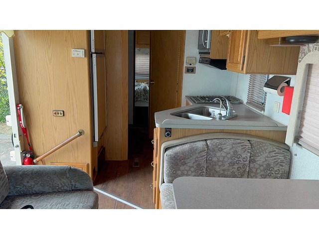 G.m.c. - winnebago - winnwbago icg29rq - camper- 1996 - afbeelding 10 van  28