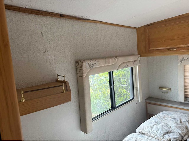 G.m.c. - winnebago - winnwbago icg29rq - camper- 1996 - afbeelding 11 van  28