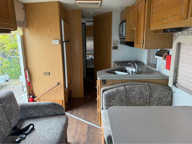 G.m.c. - winnebago - winnwbago icg29rq - camper- 1996 - afbeelding 13 van  28