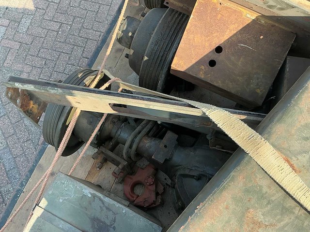 Gmc cchw 353 legervoertuig - afbeelding 33 van  58