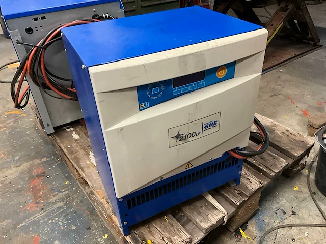 Gnb 2100lp lp48t100s acculader - afbeelding 1 van  5