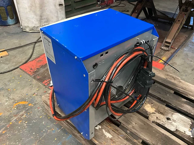 Gnb 2100lp lp48t120s acculader - afbeelding 2 van  5