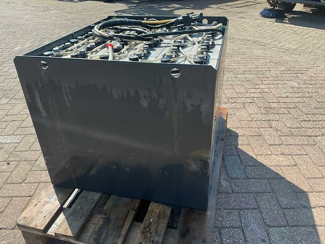 Gnb 48 volt tractieaccu - afbeelding 4 van  9