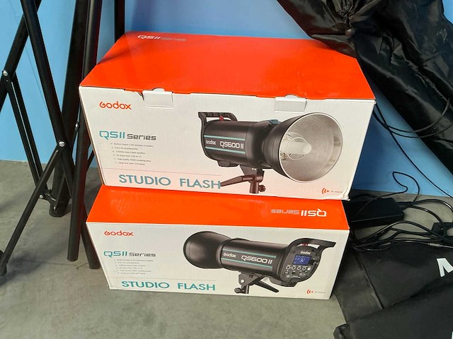 Godox qs600ii studioflitser met statief (2x) - afbeelding 2 van  5