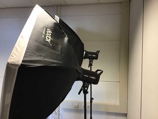 Godox sl100 video daylight studioverlichting inclusief bowens mount (2x) - afbeelding 4 van  11