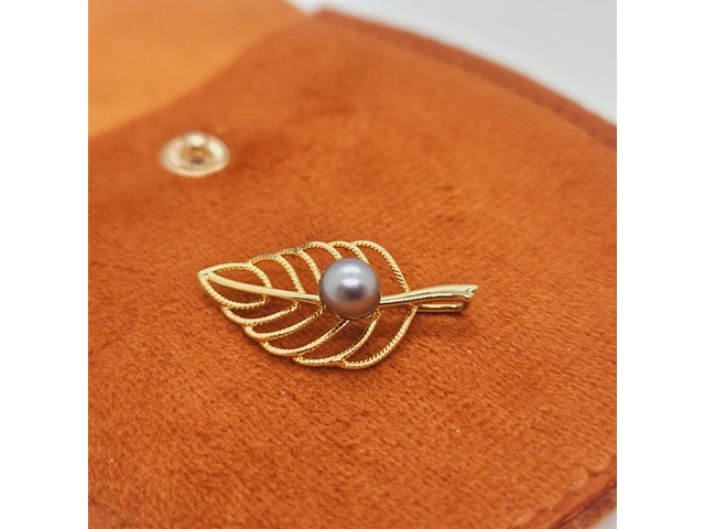 Goldplated leaf pendant met akoya parel - afbeelding 1 van  5