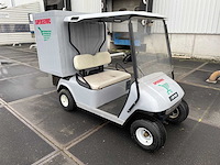 Golfkar elektrisch met dichte bak - afbeelding 2 van  8