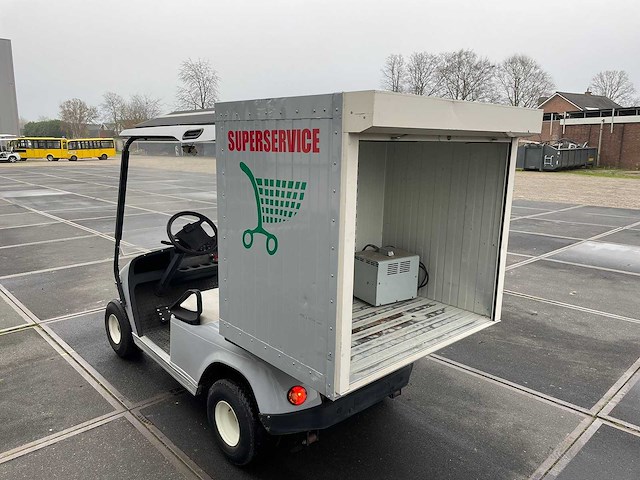 Golfkar elektrisch met dichte bak - afbeelding 4 van  8