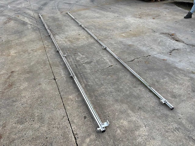 Golfplaten dak onderconstructie t.b.v. 100 zonnepanelen - afbeelding 2 van  7