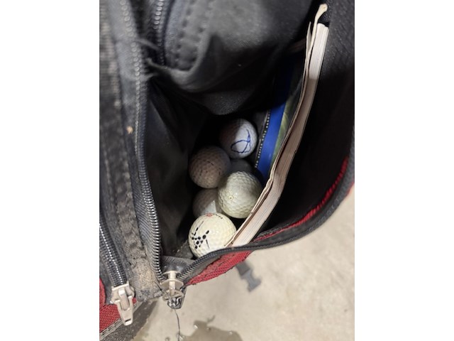 Golftas met clubs, met diverse toebehoren - afbeelding 10 van  10