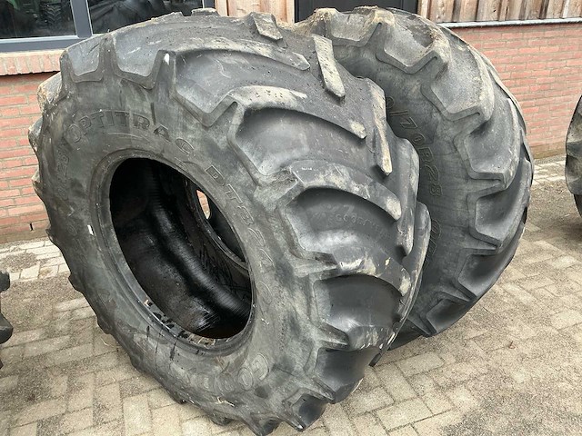 Good year optitrac dt824 band, wiel en velg - afbeelding 1 van  7