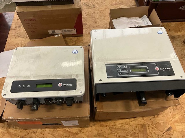 Goodie gw2000-ns omvormer (2x) - afbeelding 1 van  7