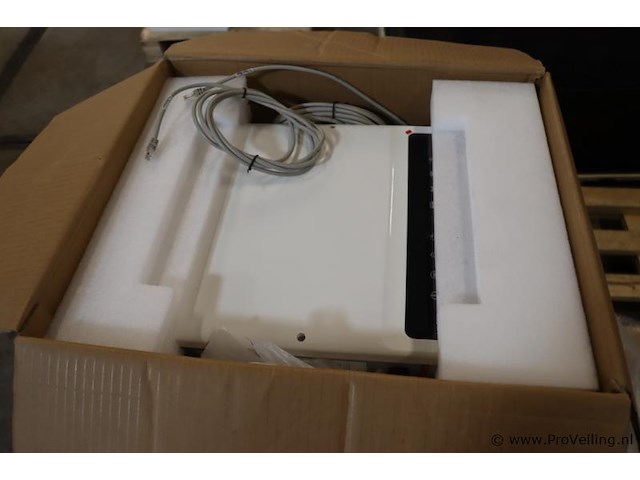 Goodwe ac-gekoppelde batterijomvormer gw3600-bh - afbeelding 2 van  5