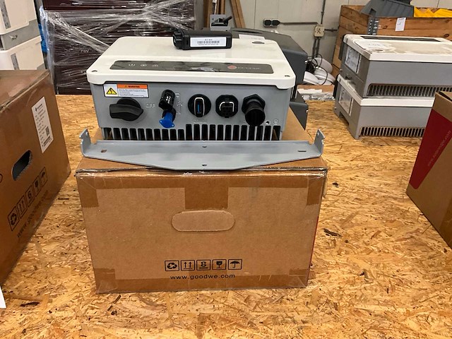 Goodwe gw2000-xs omvormer - afbeelding 2 van  5