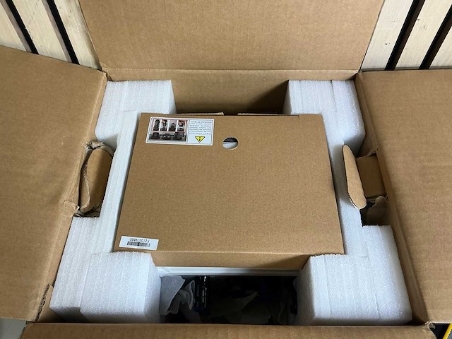 Goodwe gw2000-xs omvormer - afbeelding 4 van  5