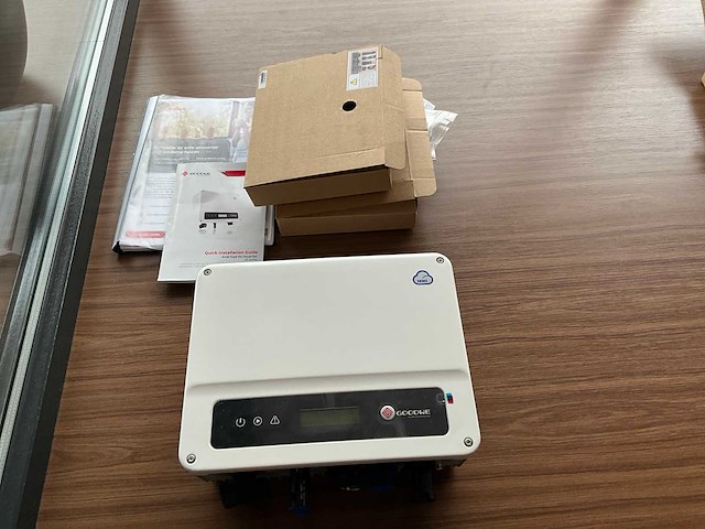 Goodwe gw3000-xs omvormer - afbeelding 1 van  11