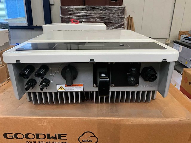 Goodwe gw3000d-ns omvormer - afbeelding 3 van  5