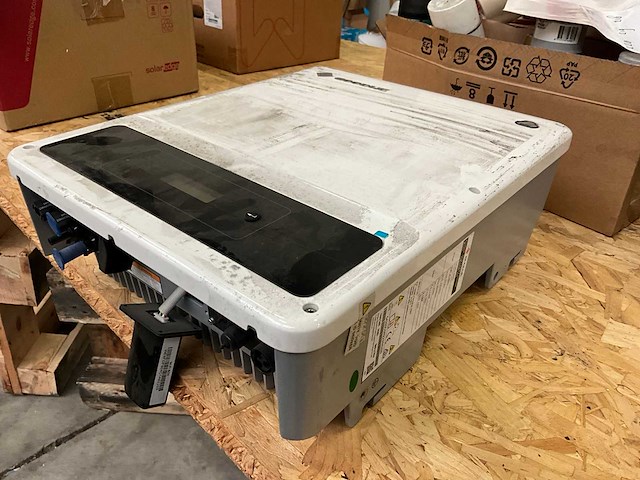 Goodwe gw4200d-ns omvormer - afbeelding 3 van  4