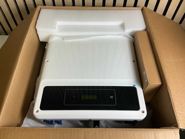 Goodwe gw4200d-ns omvormer - afbeelding 3 van  4