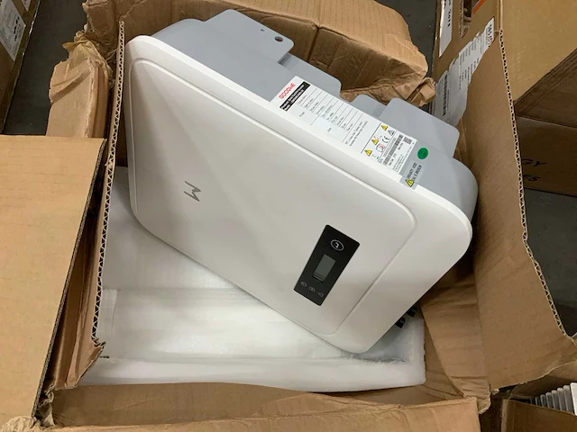 Goodwe gw5000-dns30 omvormer - afbeelding 1 van  3