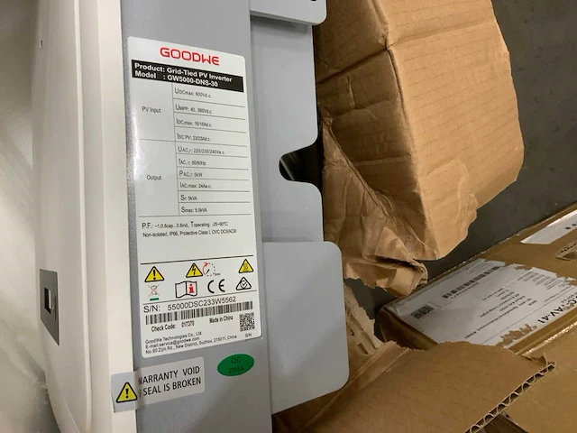 Goodwe gw5000-dns30 omvormer - afbeelding 2 van  3