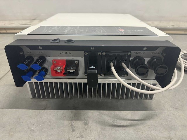 Goodwe + pylontech - omvormer - 7.1 kw batterij t.b.v. energieopslag - afbeelding 1 van  4