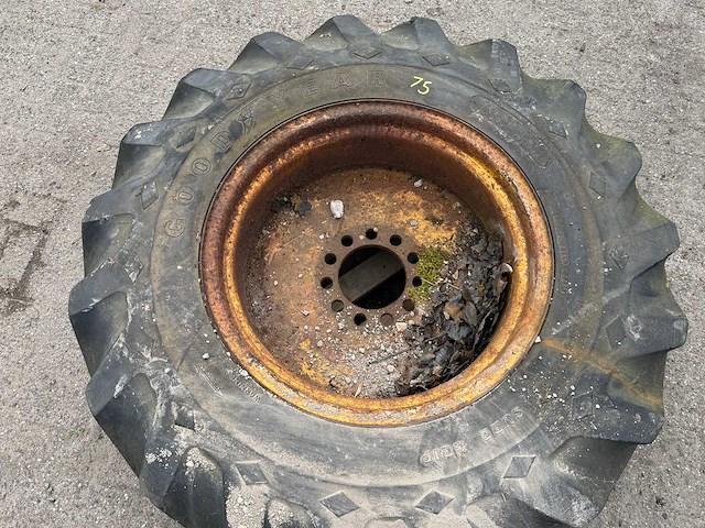 Goodyear - band 16.9-24 - afbeelding 2 van  9